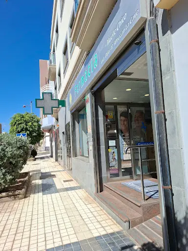 Farmacia Lcda. Dulce María Almazán la Cave