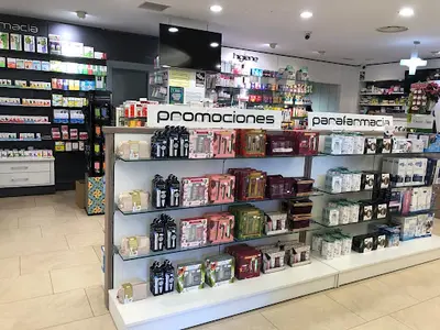 Farmacia Milladoiro. Titular: Natalia Martínez-reboredo Ferreiro
