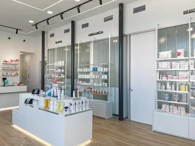 Farmacia 12h Puerto Seco | Parking Gratis-family Cash-lda: Pilar Palacios Sánchez