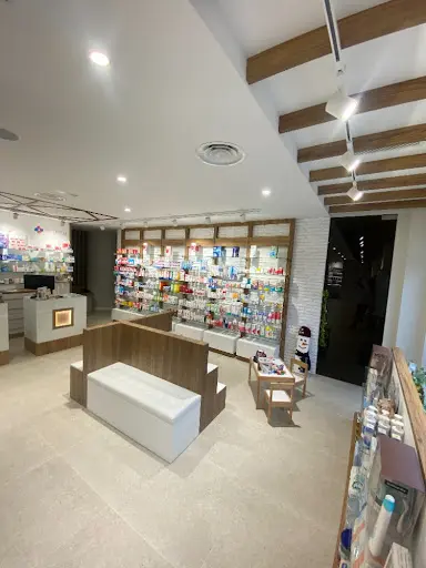 Farmacia Espliego Azuqueca (ldo Iván Antolín Lobera)