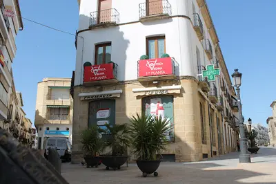 Farmacia Viedma. Optica Viedma. Farmacia Baeza