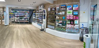 Farmacia la Botica de Tomasa (junto A la Parroquia de Camas)