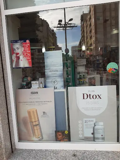 Farmacia Menezo Dolz, Laia