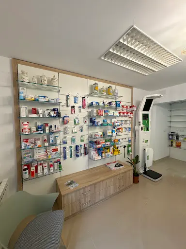 Farmacia de Crémenes. Lda. Rocío García Cañamaque