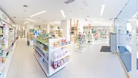 Farmacia Caparrós Y Reina C B // Ldo. Javier Reina // Parafaramcia Sta María Del Águila