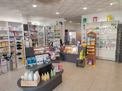 Farmacia S Horta / Gayà - Sastre Cb