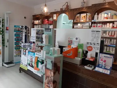 Farmacia Maria Garcia Muñiz, Piercing Y Pendientes