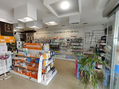 Farmacia El Cercado - Lda. Ana Rosa Fernández Amador