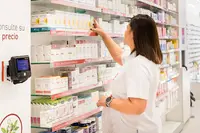 Farmacia - Centro Óptico Auditivo. Campelo