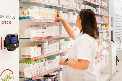 Farmacia - Centro Óptico Auditivo. Campelo