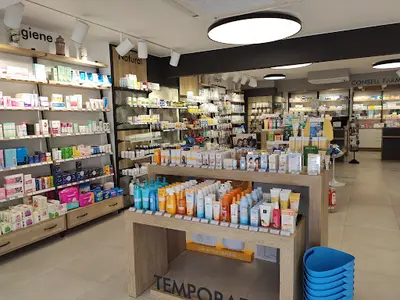 Farmacia Farmàcia Nova,73