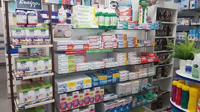 Farmacia Poniente C.b. Lcdo. Alberto Salvo Fernández - Lcda. María D. Rivas Lee