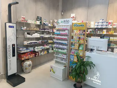 Farmacia la Cigüeña