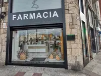 Farmacia Puente de Los Leones (lda. María Liñán)