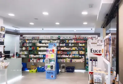 Farmacia Don Ramón de la Cruz 26