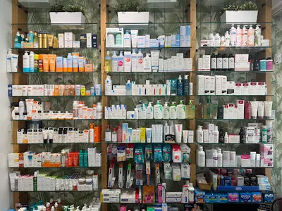 Farmacia Marina Sáez 12 Horas (barrio Salamanca - María de Molina)