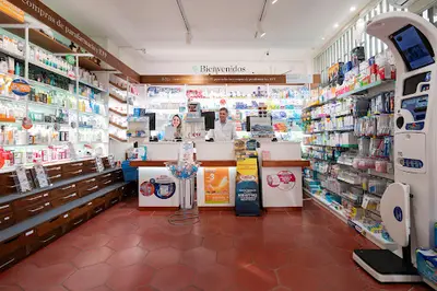 Farmacia Ramón Y Cajal 111. 12h Abierto Domingos Y Festivos.