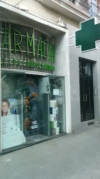 Farmacia Reina Victoria 52