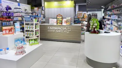 Farmacia Farmàcia Esteve Albert 43