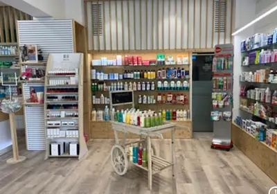 Farmacia Farmàcia Montornès (llic. Silvia Hidalgo Santos)