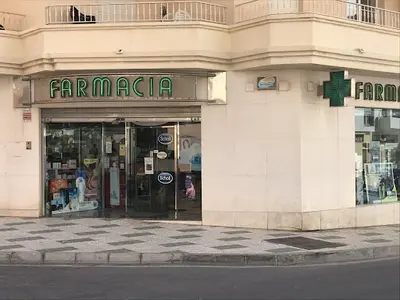 Farmacia Nerja Chaparil.rafael Castillón Corcelles.
