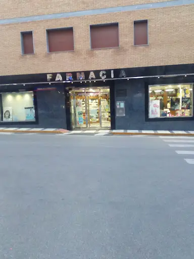 Farmacia Isabel Sáez Y Antonio Cañabate