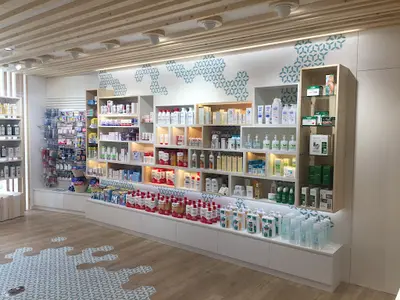 Farmacia Frente Residencia 24