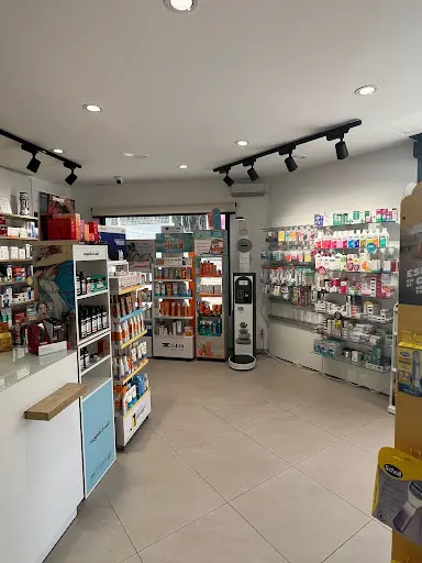 Farmacia Las Maravillas (lda Laura Torres Tubert)