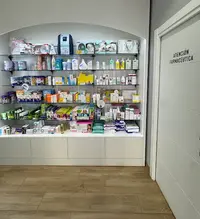 Farmacia "la Vieja" Lcdo. Bruno Márquez Rodríguez/lcda. Olga Hortensia González Felipe