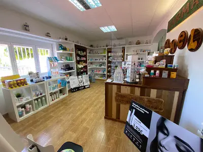 Farmacia Robledo.