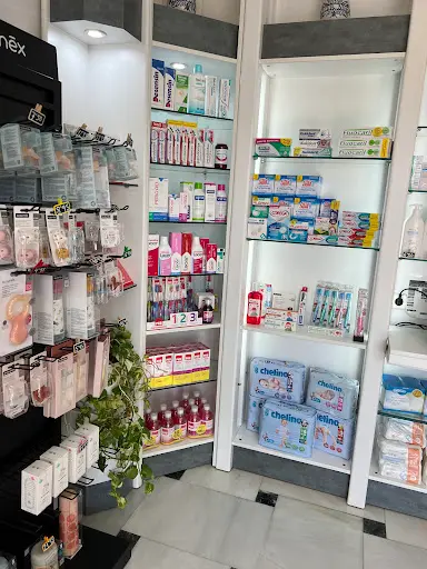Farmacia Taraguilla, Lcda.esther Hidalgo Moreno