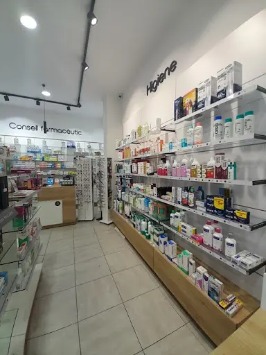 Farmacia Farmàcia de l'Estació Sant Quirze