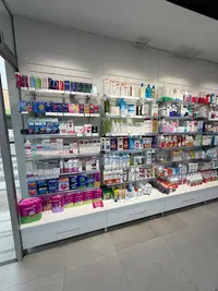 Farmacia 13h Los Naranjos - Andrea Romero Azogil