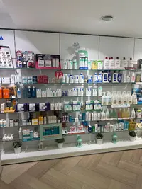 Farmacia El Cerezo (sevilla). Graduada Ascensión Pavón Plata