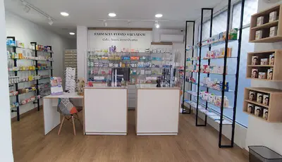 Farmacia Pedro Salvador. Gda. Ana Cirera Ocaña