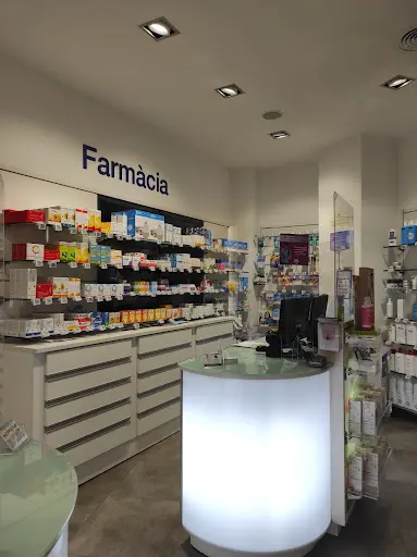 Farmacia Farmàcia Núria Robinat