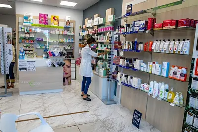 Farmacia Rubén Conejo. Colonia Torrelodones
