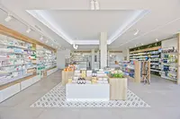 Farmacia Laguna Rosa, Ldo. Alberto Vegara Andreu