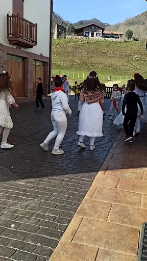 Farmacia Miren Oyarzabal Ibarra. Botika Urdax