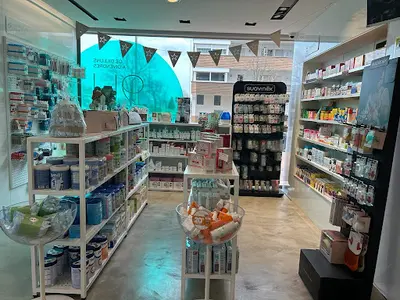 Farmacia Farmàcia Anna Pou