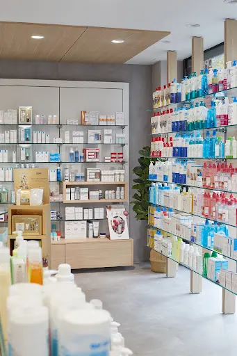 Farmacia Farmàcia Roca Mir