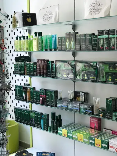 Farmacia San Francisco Lda. María José Roldán Bautista.